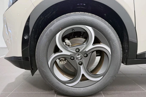 Alfa Romeo Junior Ibrida Sport Speciale 108kW (145CV)