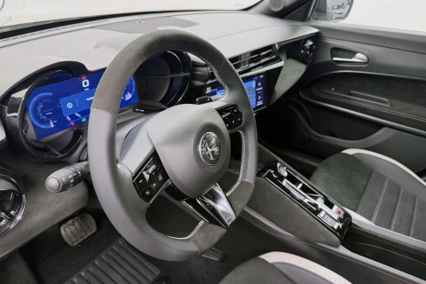 Alfa Romeo Junior Ibrida Sport Speciale 108kW (145CV)