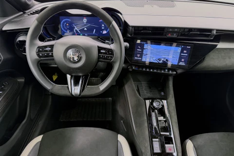 Alfa Romeo Junior Ibrida Sport Speciale 108kW (145CV)