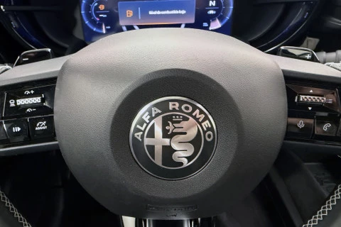 Alfa Romeo Junior Ibrida Sport Speciale 108kW (145CV)