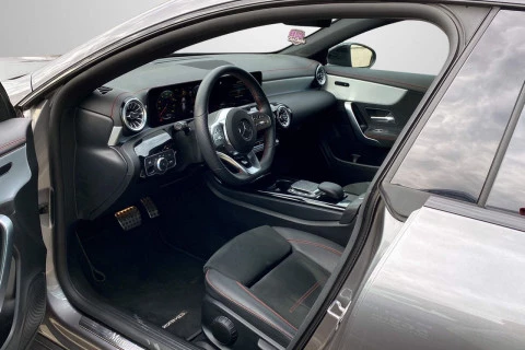 Mercedes-Benz CLA CLA 200 D DCT Shooting Brake