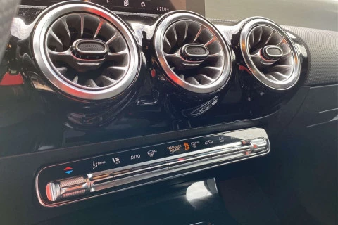 Mercedes-Benz CLA CLA 200 D DCT Shooting Brake