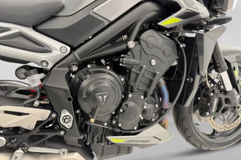 Triumph STREET TRIPLE R 