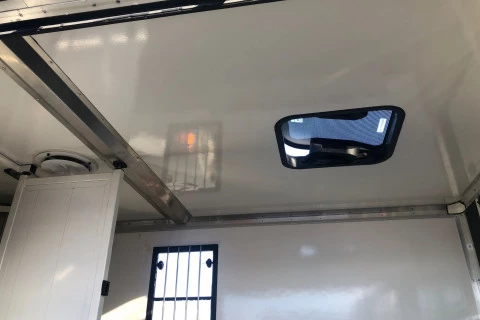 Renault Trucks Master 2.3 / 180 c.v. / FURGON PARA 2 CABALLOS