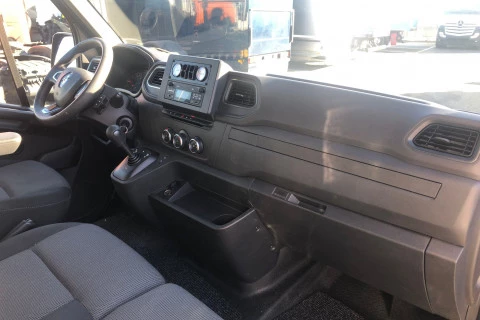 Renault Trucks Master 2.3 / 180 c.v. / FURGON PARA 2 CABALLOS