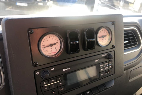 Renault Trucks Master 2.3 / 180 c.v. / FURGON PARA 2 CABALLOS