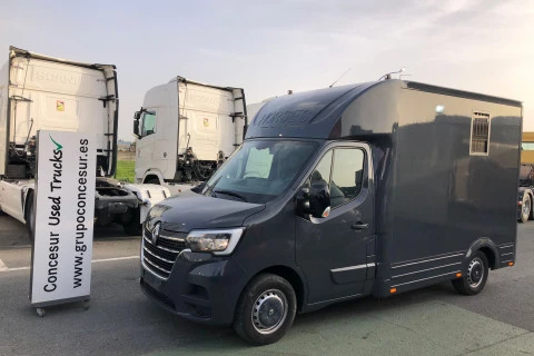 Renault Trucks Master 2.3 / 180 c.v. / FURGON PARA 2 CABALLOS