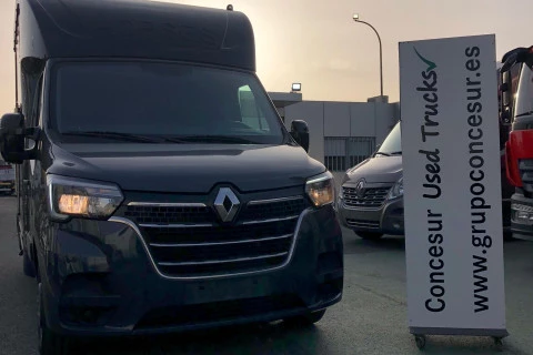 Renault Trucks Master 2.3 / 180 c.v. / FURGON PARA 2 CABALLOS