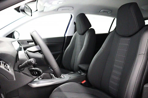 Peugeot 308 5p Allure 1.5 BlueHDi 96KW (130CV)