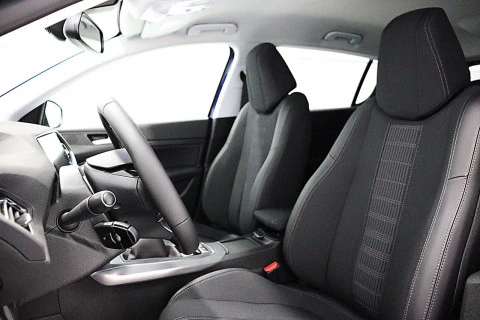 Peugeot 308 5p Allure 1.5 BlueHDi 96KW (130CV)