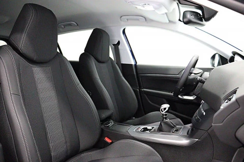 Peugeot 308 5p Allure 1.5 BlueHDi 96KW (130CV)