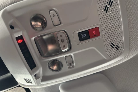 Peugeot e-208 Allure Eléctrico 136 (100 Kw)