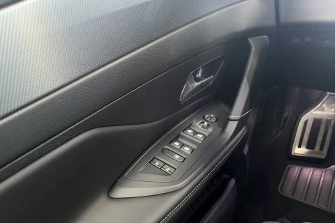 Peugeot e-408 E-408 GT Eléctrico 210 (157kW)