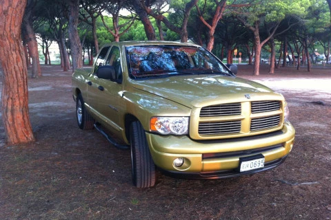 RAM 1500 SLT