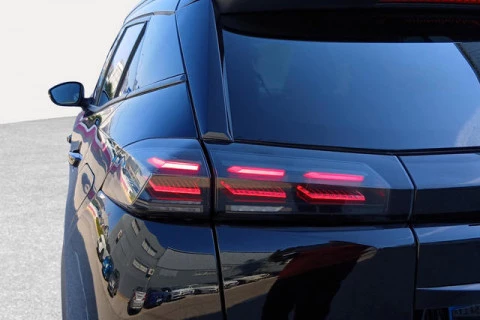 Peugeot 2008 Allure Hybrid eDCS6 107 kW (145 CV)