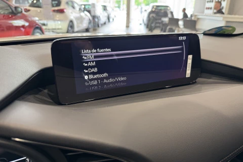 Mazda3 2.5L e-SKYACTIV G MHEV 103kW Centre-line
