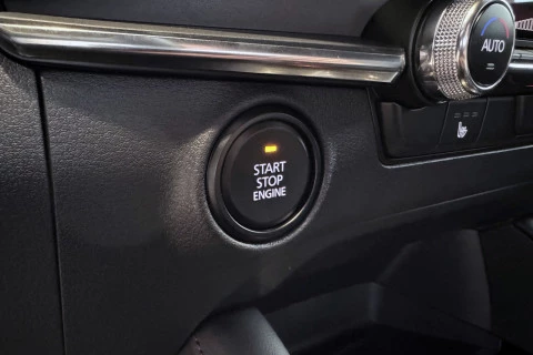 Mazda3 2.5L E-SKY G MHEV 103kW Homura