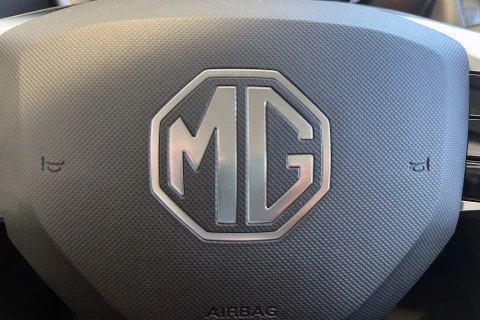 MG ZS Hybrid+ Luxury