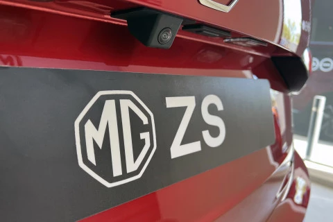 MG ZS Hybrid+ Luxury