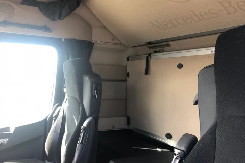 Mercedes-Benz Actros L 1851LS