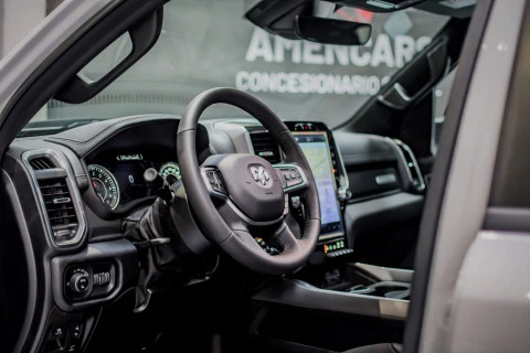 RAM 1500 LARAMIE NIGHT EDITION