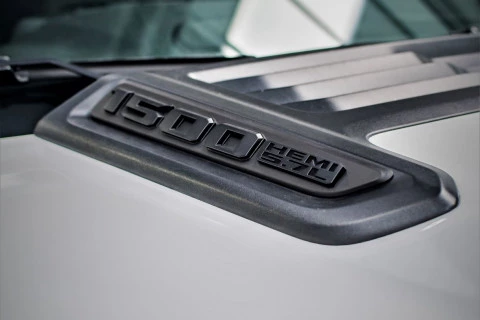 RAM 1500 LARAMIE NIGHT EDITION