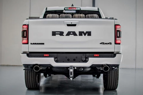 RAM 1500 LARAMIE NIGHT EDITION