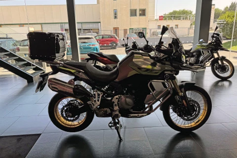 Voge 900DSX Amarilla