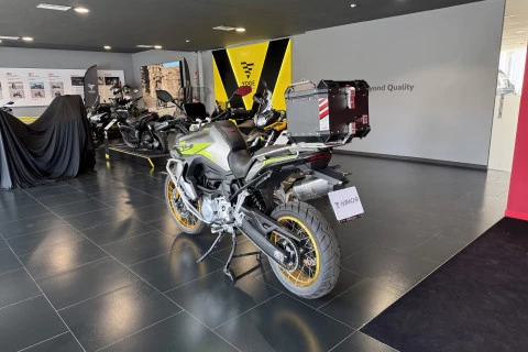 Voge 900DSX Amarilla