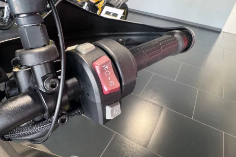 Voge 900DSX Amarilla