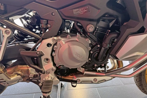 Voge 900DSX Amarilla