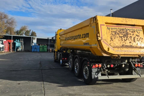 Mercedes-Benz Arocs 1853 HAD LS + BAÑERA SCHMITZ SKI 24 SL 7.2 AMARILLO