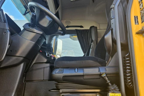 Mercedes-Benz Arocs 1853 HAD LS + BAÑERA SCHMITZ SKI 24 SL 7.2 AMARILLO