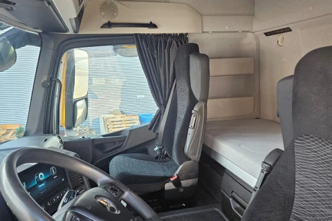 Mercedes-Benz Arocs 1853 HAD LS + BAÑERA SCHMITZ SKI 24 SL 7.2 AMARILLO