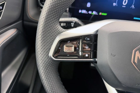 MG HS 1.5T PLUG IN HYBRID LUXURY