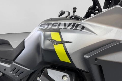 Moto Guzzi Stelvio 
