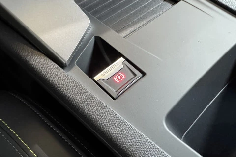 Peugeot 308 SW GT Hybrid 145 e-DCS6