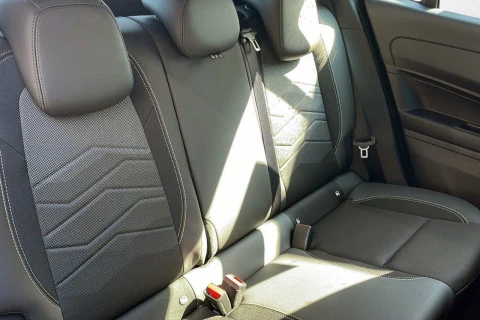 Jeep Avenger 1.2 eHybrid 81kW (110CV) Altitude