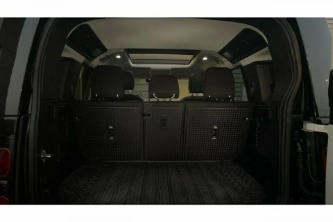 Land Rover Defender 110 D200 MHEV Standard 4WD Auto 147 kW (200 CV)