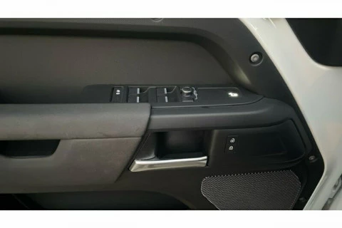 Land Rover Defender 110 D200 MHEV Standard 4WD Auto 147 kW (200 CV)