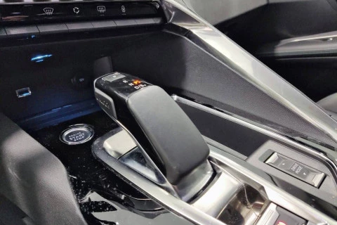 Peugeot 3008 Hybrid 180 e-EAT8 Allure Pack