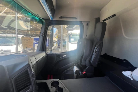 Mercedes-Benz Actros 1933 L