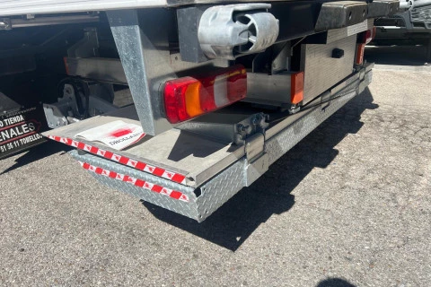 Mercedes-Benz Actros 1933 L