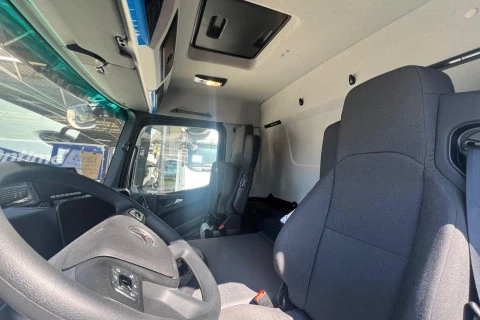 Mercedes-Benz Actros 1933 L