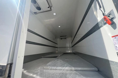 Mercedes-Benz Actros 1933 L