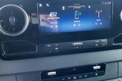 Mercedes-Benz eSprinter Nuevo eSprinter 320 Furgón PRO Medio (81kWh)[][9979NDH]