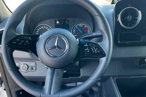 Mercedes-Benz eSprinter Nuevo eSprinter 320 Furgón PRO Medio (81kWh)[][9979NDH]
