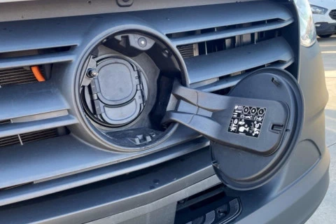 Mercedes-Benz eSprinter Nuevo eSprinter 320 Furgón PRO Medio (81kWh)[][9979NDH]