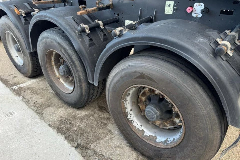 Mercedes-Benz Arocs 1953 HAD + BAÑERA MEILLER KIPPER 3 ejes KISA 3 MPH44/N PLATA