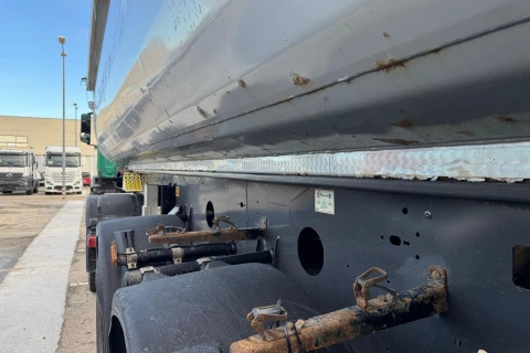 Mercedes-Benz Arocs 1953 HAD + BAÑERA MEILLER KIPPER 3 ejes KISA 3 MPH44/N PLATA